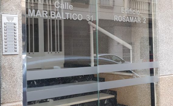 Puerta automatica de cristal para edificios